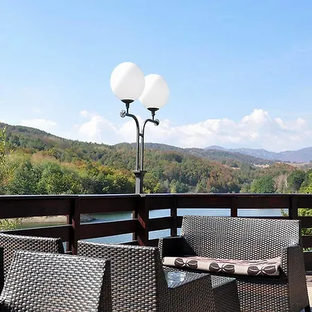 Jezero 3* Bor